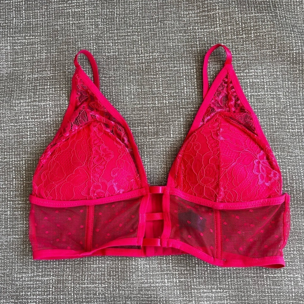 Fredericks of Hollywood shocking pink bra size Large